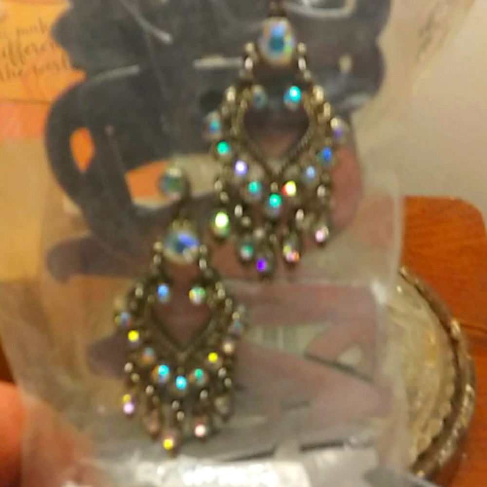 Ear rings. Offer me a $
